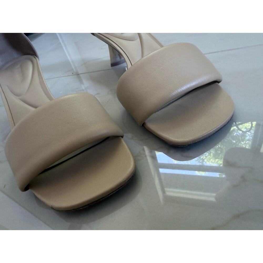 VINCE nude tan leather kitten heel marble Pepa mod minimalist 90s style sandals - Picture 5 of 13